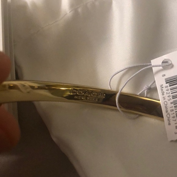coach gold hinge bracelet - Picture 6 of 7